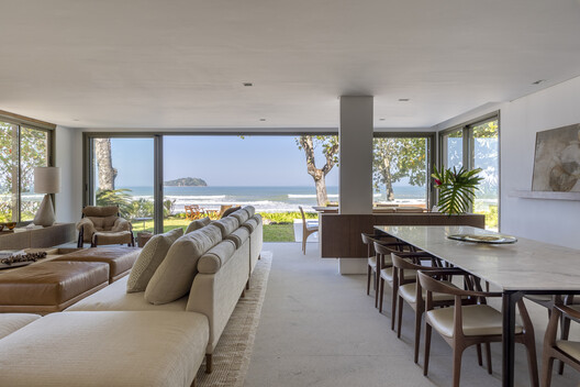 ADS House / VOA Arquitetura ADS House / VOA Arquitetura - Interior Photography, Living Room, Wood, Door, Concrete, Chair