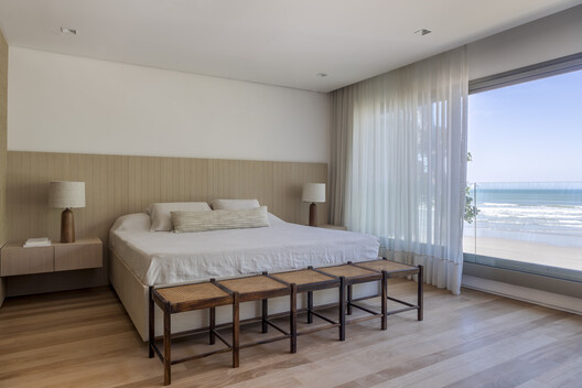 ADS House / VOA Arquitetura ADS House / VOA Arquitetura - Interior Photography, Bedroom, Wood, Bed, Lighting