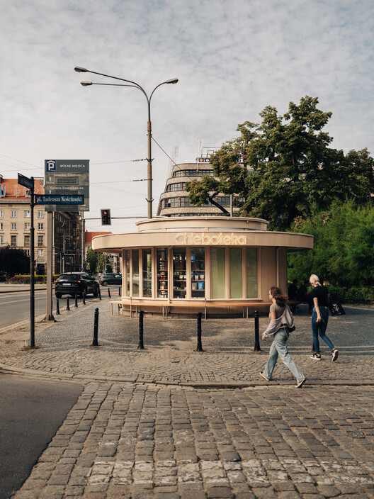 Chleboteka "Okrąglak" / CUDO Chleboteka "Okrąglak" / CUDO - Fotografia de Exterior