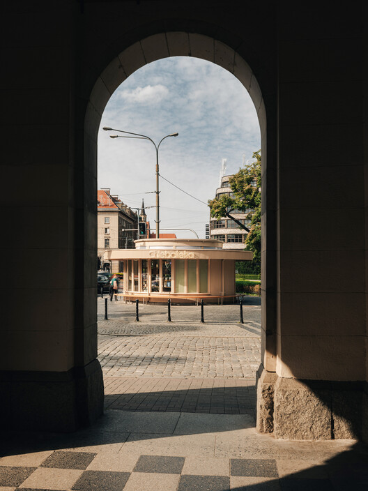 Chleboteka "Okrąglak" / CUDO Chleboteka "Okrąglak" / CUDO - Fotografia de Interiores, Concreto, Pilar