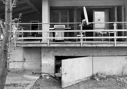 Cabins at the Tip, Sunny Lakes, Senec / ER Atelier Cabins at the Tip, Sunny Lakes, Senec / ER Atelier - Wood, Concrete, Handrail