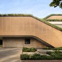 Split Mass Residence / K-Thengono Design Studio - Houses