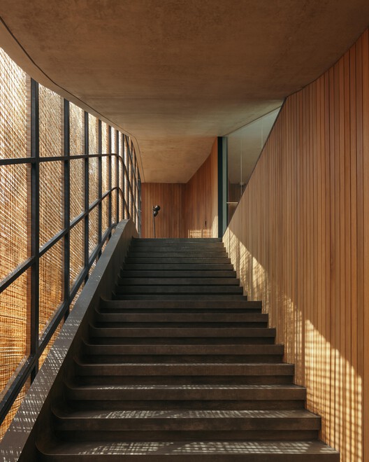 Split Mass Residence / K-Thengono Design Studio Split Mass Residence / K-Thengono Design Studio - Image 13 of 32