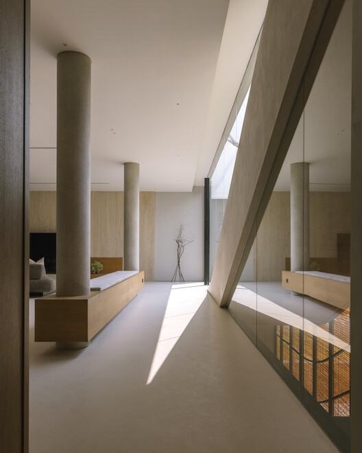 Split Mass Residence / K-Thengono Design Studio Split Mass Residence / K-Thengono Design Studio - Image 9 of 32