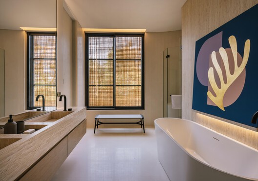 Split Mass Residence / K-Thengono Design Studio Split Mass Residence / K-Thengono Design Studio - Interior Photography, Bathroom, Lighting, Bathtub, Glass, Sink