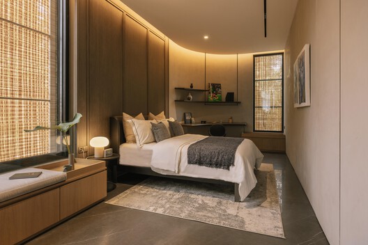 Split Mass Residence / K-Thengono Design Studio Split Mass Residence / K-Thengono Design Studio - Interior Photography, Bedroom, Wood, Lighting, Bed