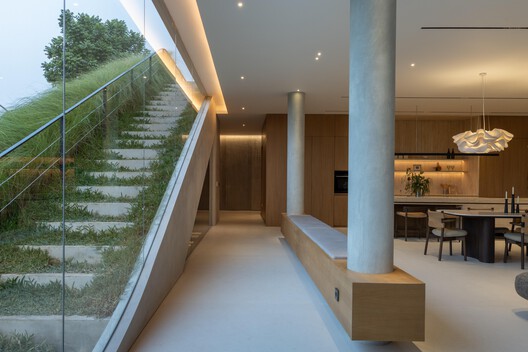 Split Mass Residence / K-Thengono Design Studio Split Mass Residence / K-Thengono Design Studio - Interior Photography, Wood, Concrete