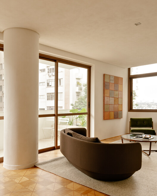 Sergipe Apartment / Terra Arquitetura Sergipe Apartment / Terra Arquitetura - Interior Photography, Living Room, Wood, Chair