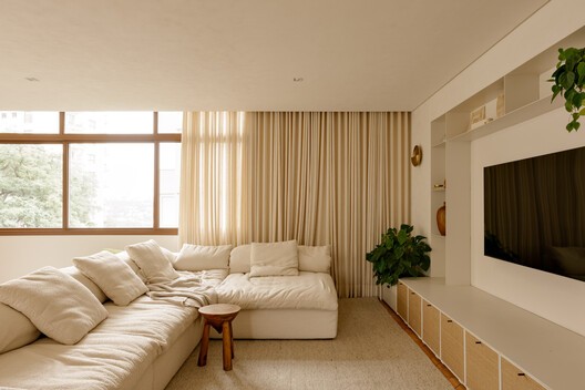 Sergipe Apartment / Terra Arquitetura Sergipe Apartment / Terra Arquitetura - Interior Photography, Sofa, Wood, Lighting