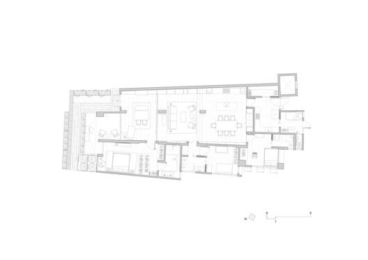 The Kitchen Edge: Service, Storage, and Domestic Boundaries in Compact Interiors The Kitchen Edge: Service, Storage, and Domestic Boundaries in Compact Interiors - Image 10 of 20