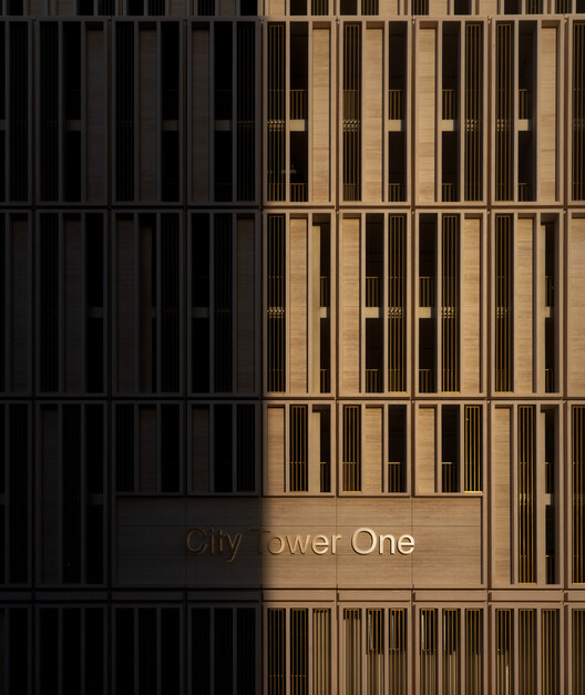 Pelli Clarke & Partners' City Tower One and Dubai Cityscape Under the Lens of Ahmad Alnaji Pelli Clarke & Partners' City Tower One and Dubai Cityscape Under the Lens of Ahmad Alnaji - Image 23 of 26