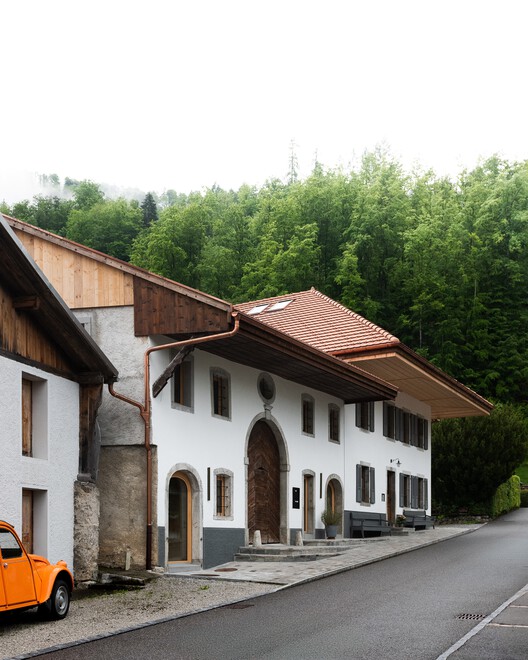 Transformation of a farmhouse in Grandvillard / Bard Yersin Architectes Transformation of a farmhouse in Grandvillard / Bard Yersin Architectes - Exterior Photography