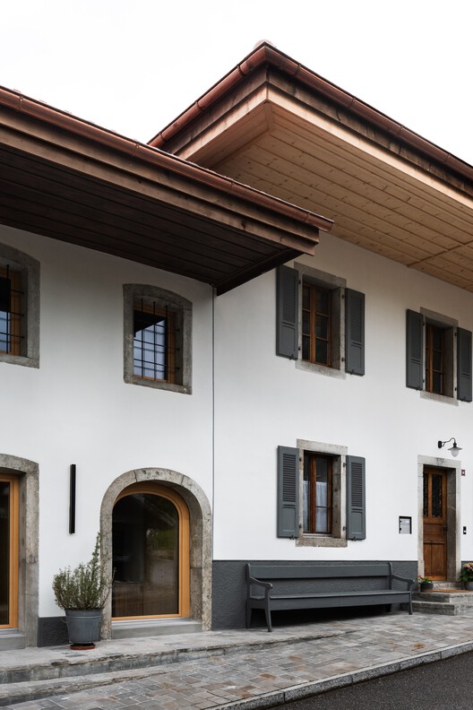 Transformation of a farmhouse in Grandvillard / Bard Yersin Architectes Transformation of a farmhouse in Grandvillard / Bard Yersin Architectes - Interior Photography, Door