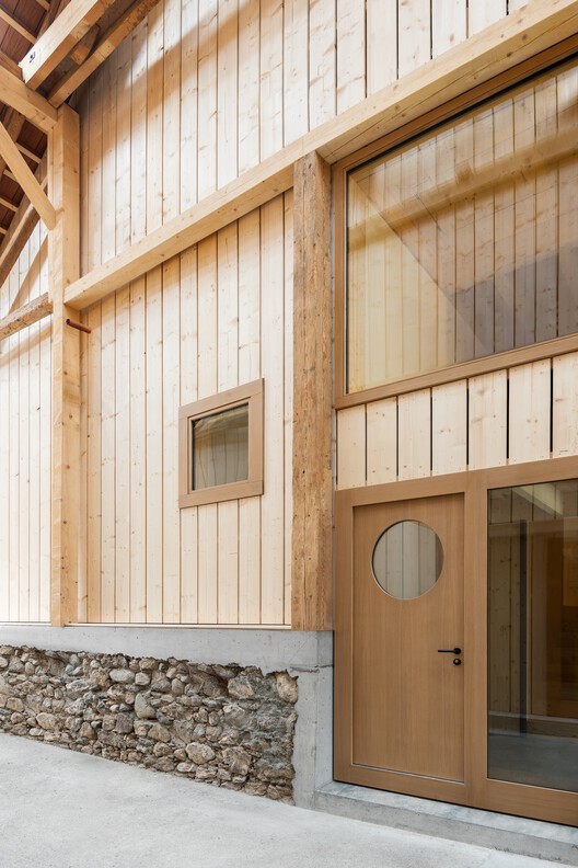 Transformation of a farmhouse in Grandvillard / Bard Yersin Architectes Transformation of a farmhouse in Grandvillard / Bard Yersin Architectes - Interior Photography, Wood