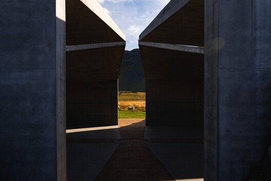 The Temple / Skuli Mogensen The Temple / Skuli Mogensen - Image 10 of 14