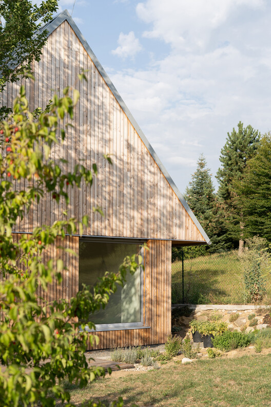 House among the trees / Studio COSMO - Exterior Photography