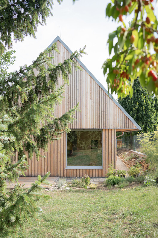 House among the trees / Studio COSMO House among the trees / Studio COSMO - Exterior Photography