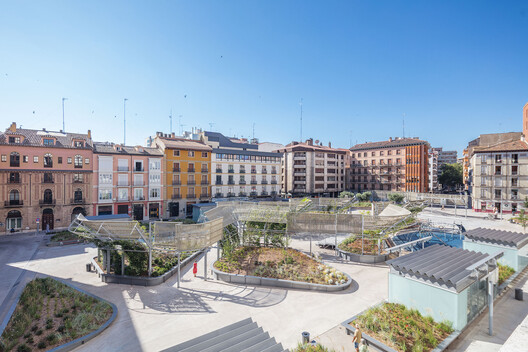 Plaza Salamero: Infrastructure, Landscape, and City / Hector Fernández Elorza - Exterior Photography