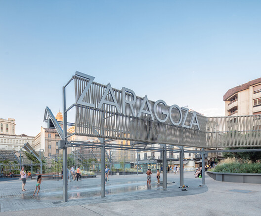 Plaza Salamero: Infrastructure, Landscape, and City / Hector Fernández Elorza - Image 4 of 15