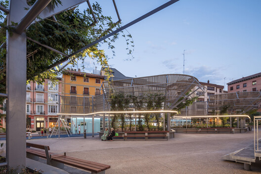 Plaza Salamero: Infrastructure, Landscape, and City / Hector Fernández Elorza - Image 10 of 15