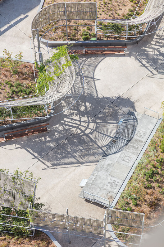 Plaza Salamero: Infrastructure, Landscape, and City / Hector Fernández Elorza - Image 7 of 15