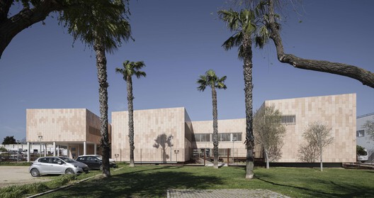 "Camposoto" Health Center / Estudio Suárez Corchete "Camposoto" Health Center / Estudio Suárez Corchete - Exterior Photography