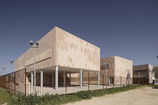 "Camposoto" Health Center / Estudio Suárez Corchete "Camposoto" Health Center / Estudio Suárez Corchete - Exterior Photography, Concrete