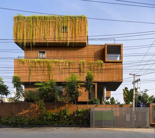 T(errakota) House / Spacefiction Studio T(errakota) House / Spacefiction Studio - Exterior Photography, Balcony
