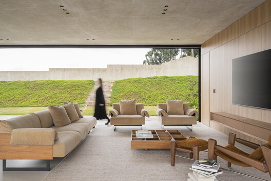 Bom Retiro House / Michel Macedo Arquitetos Bom Retiro House / Michel Macedo Arquitetos - Interior Photography, Living Room, Sofa, Wood
