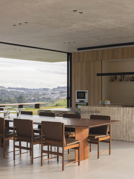 Bom Retiro House / Michel Macedo Arquitetos Bom Retiro House / Michel Macedo Arquitetos - Interior Photography, Dining room, Wood, Table, Chair