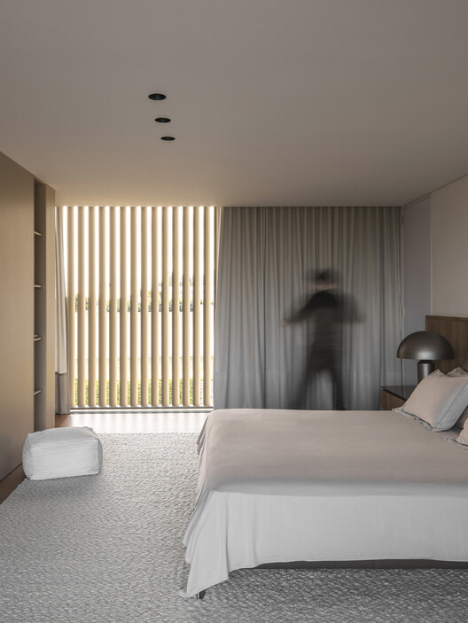 Bom Retiro House / Michel Macedo Arquitetos Bom Retiro House / Michel Macedo Arquitetos - Interior Photography, Bedroom, Wood, Bed, Lighting