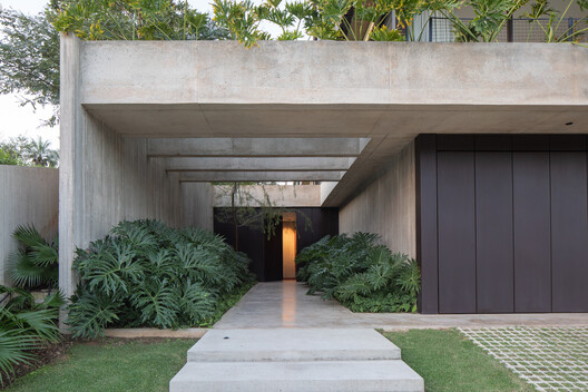 Casa Galería / Sommet Casa Galería / Sommet - Exterior Photography, Concrete, Courtyard