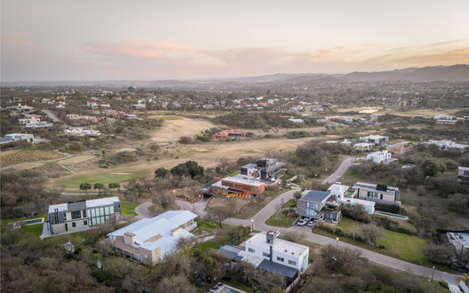 House in Estancia El Terrón / Santiago Bertotti House in Estancia El Terrón / Santiago Bertotti - Exterior Photography, Aerial View Photography