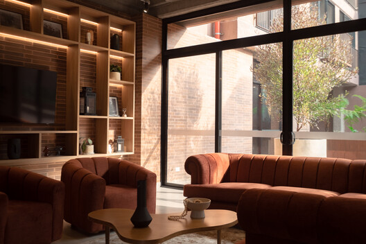 Boroló / AR-AR Martínez Arquitectura y Paisaje + María Paula González Bozzi Boroló / AR-AR Martínez Arquitectura y Paisaje + María Paula González Bozzi - Interior Photography, Living Room, Wood, Sofa, Lighting, Table, Chair