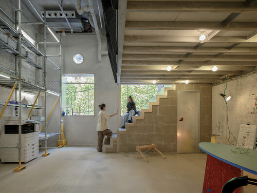 Semi-construction Site Office / ARCHWASTE Semi-construction Site Office / ARCHWASTE - Interior Photography, Wood, Stairs, Lighting