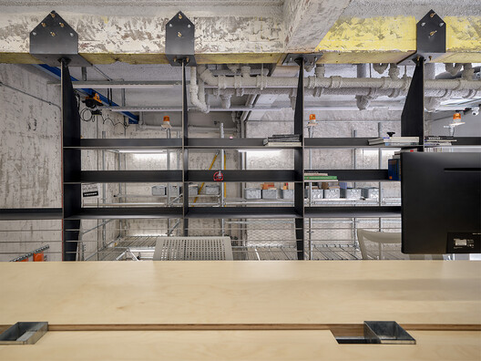 Semi-construction Site Office / ARCHWASTE Semi-construction Site Office / ARCHWASTE - Interior Photography, Kitchen, Glass