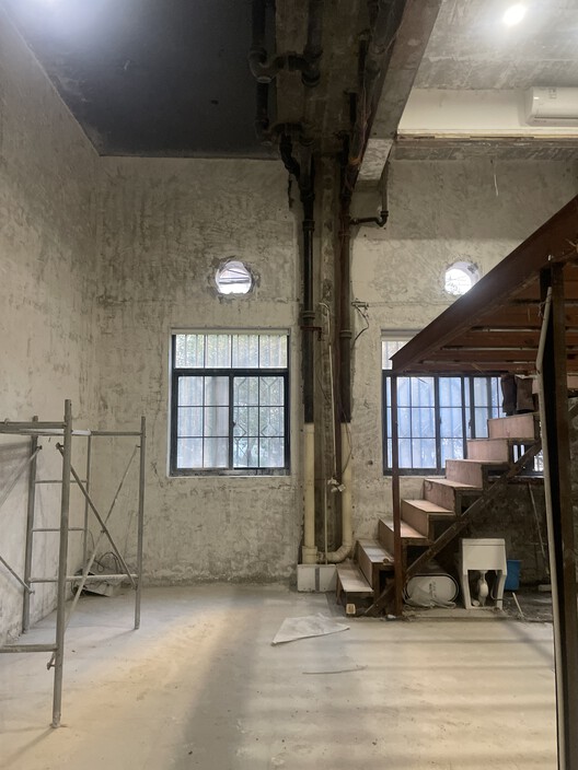 Semi-construction Site Office / ARCHWASTE Semi-construction Site Office / ARCHWASTE - Interior Photography