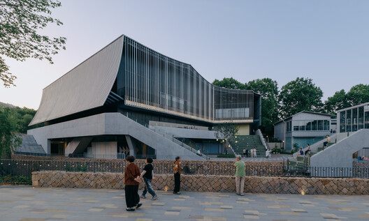 Moganshan Liaoyuan Theater / INCLS (One Design) Moganshan Liaoyuan Theater / INCLS (One Design) - Exterior Photography