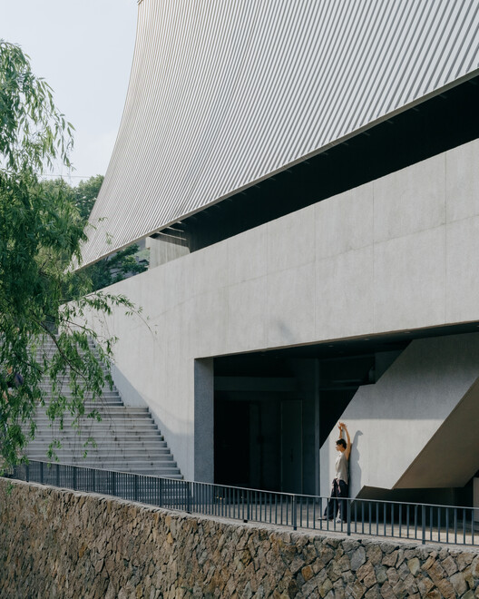 Moganshan Liaoyuan Theater / INCLS (One Design) Moganshan Liaoyuan Theater / INCLS (One Design) - Image 23 of 35