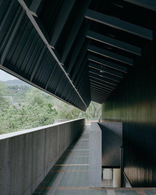 Moganshan Liaoyuan Theater / INCLS (One Design) Moganshan Liaoyuan Theater / INCLS (One Design) - Image 4 of 35