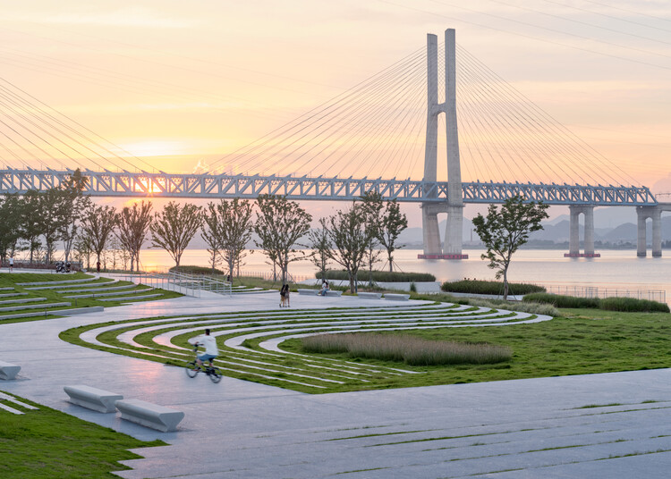 Ripples Becoming Everyday Ground / TJAD Original Design Studio