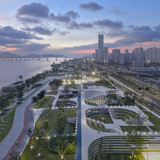 Ripples Becoming Everyday Ground / TJAD Original Design Studio Ripples Becoming Everyday Ground / TJAD Original Design Studio - Exterior Photography, Cityscape