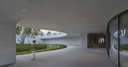 Ripples Becoming Everyday Ground / TJAD Original Design Studio Ripples Becoming Everyday Ground / TJAD Original Design Studio - Interior Photography, Concrete