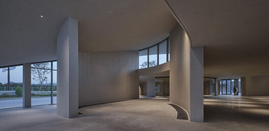 Ripples Becoming Everyday Ground / TJAD Original Design Studio Ripples Becoming Everyday Ground / TJAD Original Design Studio - Interior Photography, Concrete