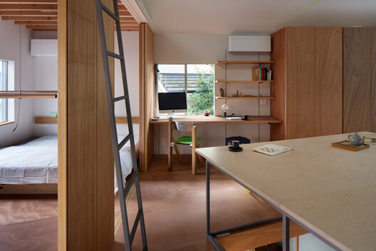 Casa en Shichiku Casa en Shichiku - Fotografía interior, Cocina, Madera, Estanterías, Mesas, Iluminación, Sillas