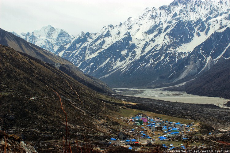 Colapso de un glaciar en el Himalaya provoca inundaciones repentinas y destrucción de infraestructura en Nepal - Imagen 2 de 7