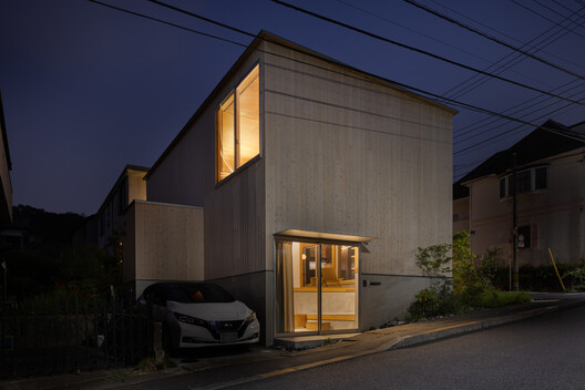 House in Hino / Shigeo Takizawa Architects House in Hino / Shigeo Takizawa Architects - Exterior Photography, Wood