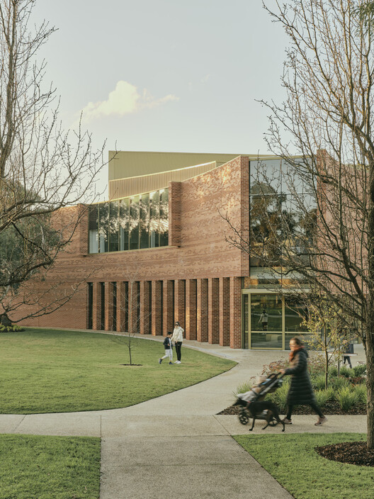 The Round Whitehorse Centre / Kerstin Thompson Architects + BKK Architects - Fotografía exterior