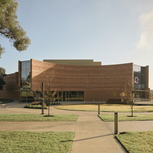 The Round Whitehorse Centre / Kerstin Thompson Architects + BKK Architects The Round Whitehorse Centre / Kerstin Thompson Architects + BKK Architects - Exterior Photography