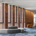O Centro Round Whitehorse / Kerstin Thompson Architects + BKK Architects - Fotografia de Interiores, Centro Cultural, Cadeira